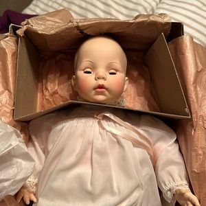 Vintage Madame Alexander doll Victoria 5748 White Eyelet Dress NIB  Pristine